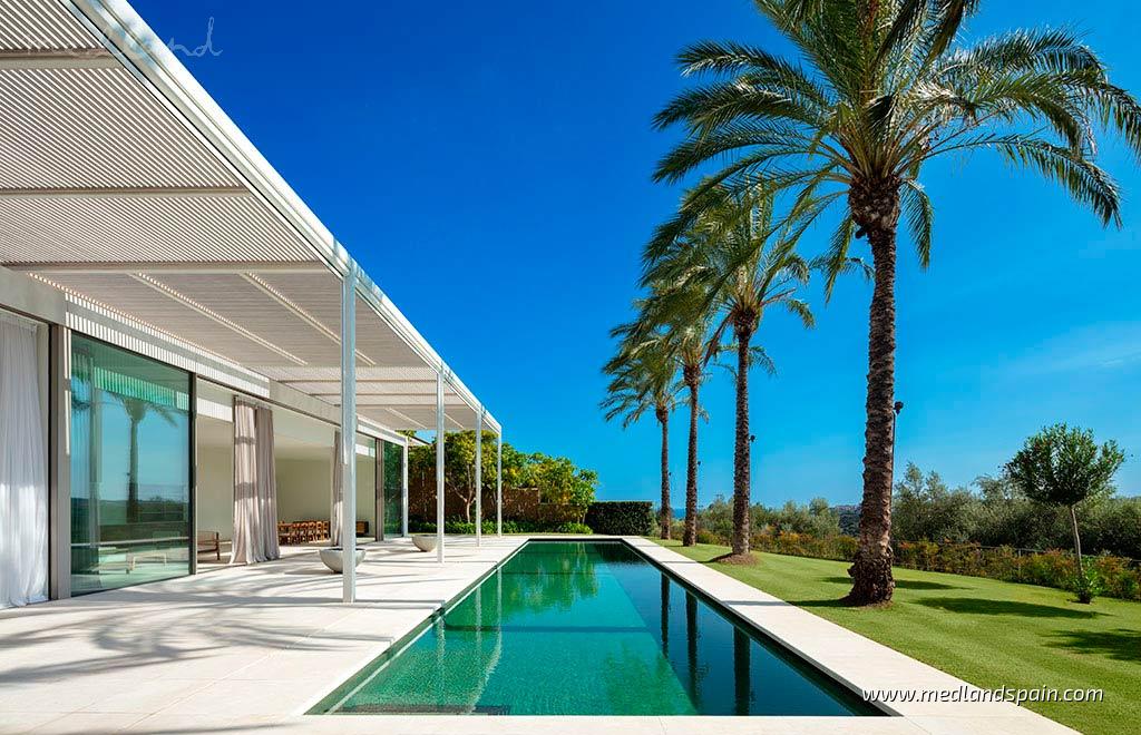 Villa i Casares, Malaga, Spanien 4 sovrum, 578 kvm. Nr. 104703