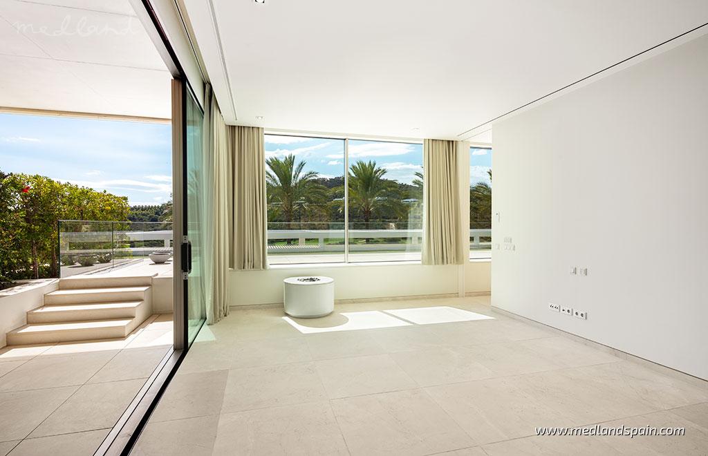 Villa i Casares, Malaga, Spanien 4 sovrum, 578 kvm. Nr. 104703