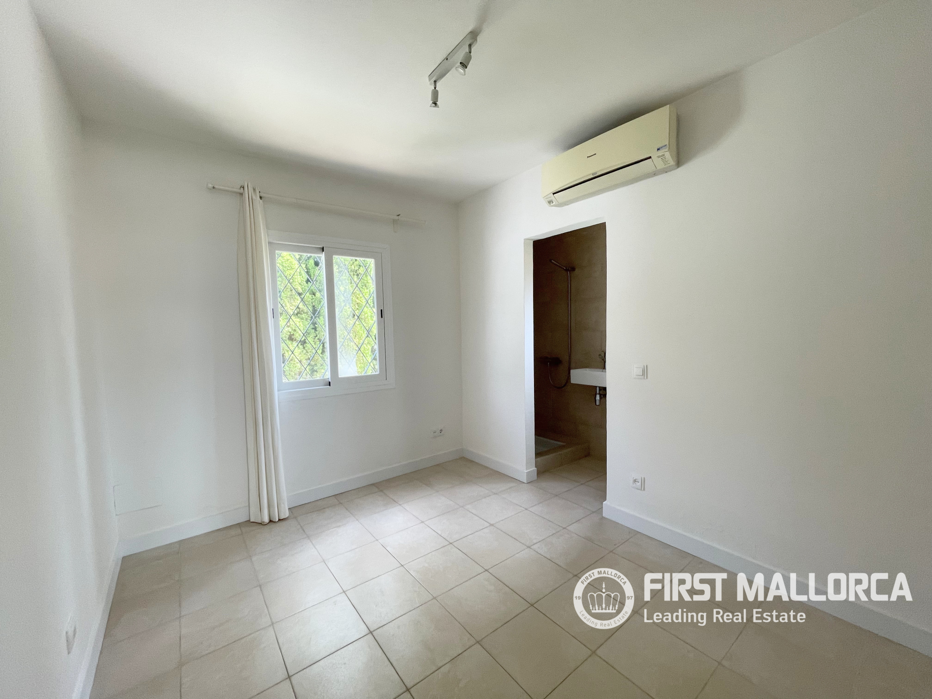Villa a Mallorca, Spagna 5 camere da letto, 269 mq. N° 172002