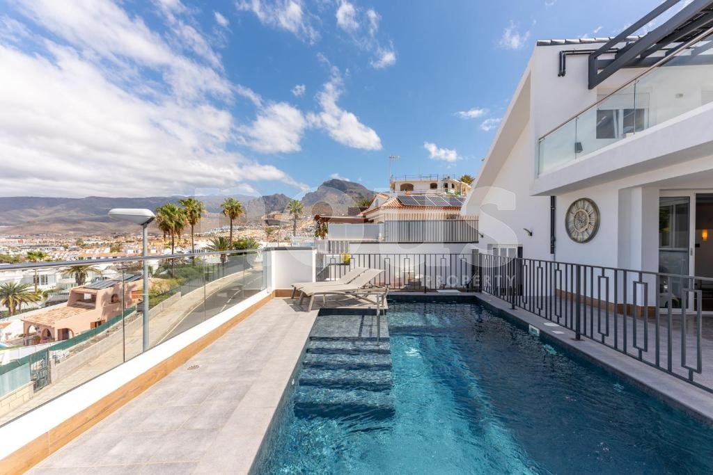 Villa in San Eugenio, Tenerife, Spanien 7 Schlafzimmer, 373 m2 Nr. 138279