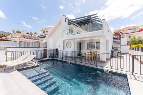 Huvila San Eugenio, Tenerife, Espanja 7 makuuhuonetta, 373 m2 No. 138279