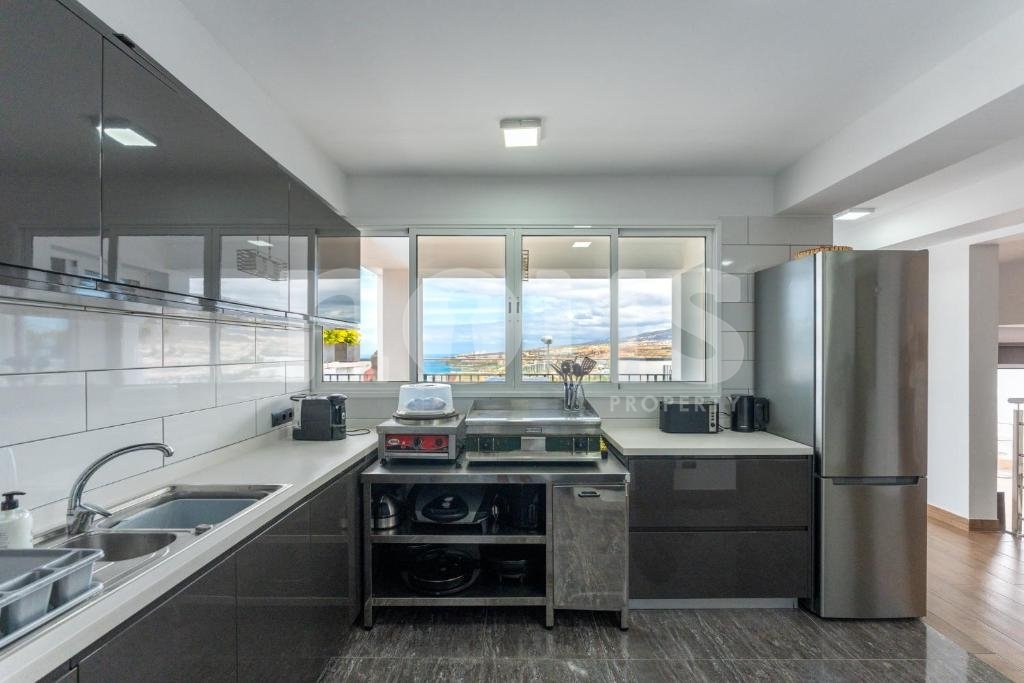 Villa in San Eugenio, Tenerife, Spanien 7 Schlafzimmer, 373 m2 Nr. 138279