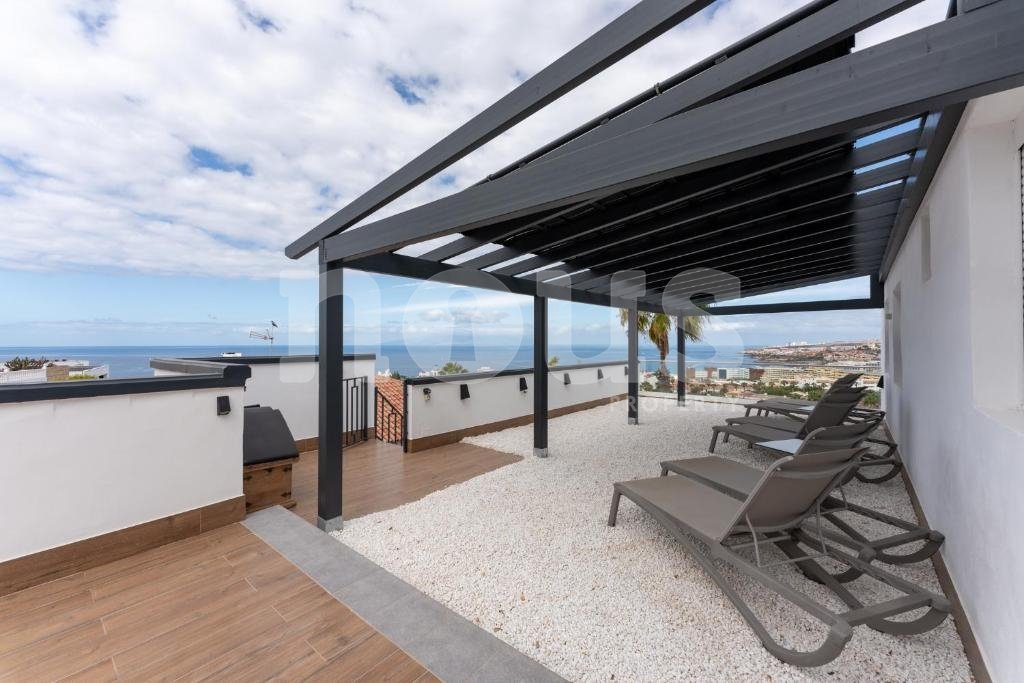Villa in San Eugenio, Tenerife, Spanien 7 Schlafzimmer, 373 m2 Nr. 138279