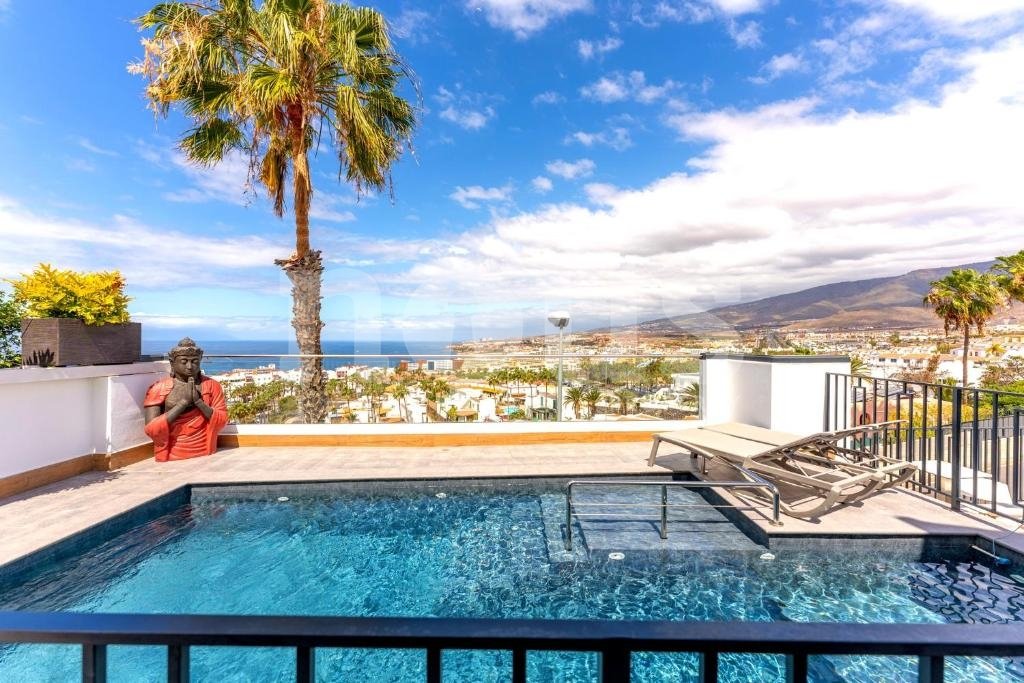 Villa in San Eugenio, Tenerife, Spanien 7 Schlafzimmer, 373 m2 Nr. 138279