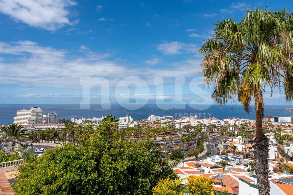 Villa in San Eugenio, Tenerife, Spanien 7 Schlafzimmer, 373 m2 Nr. 138279
