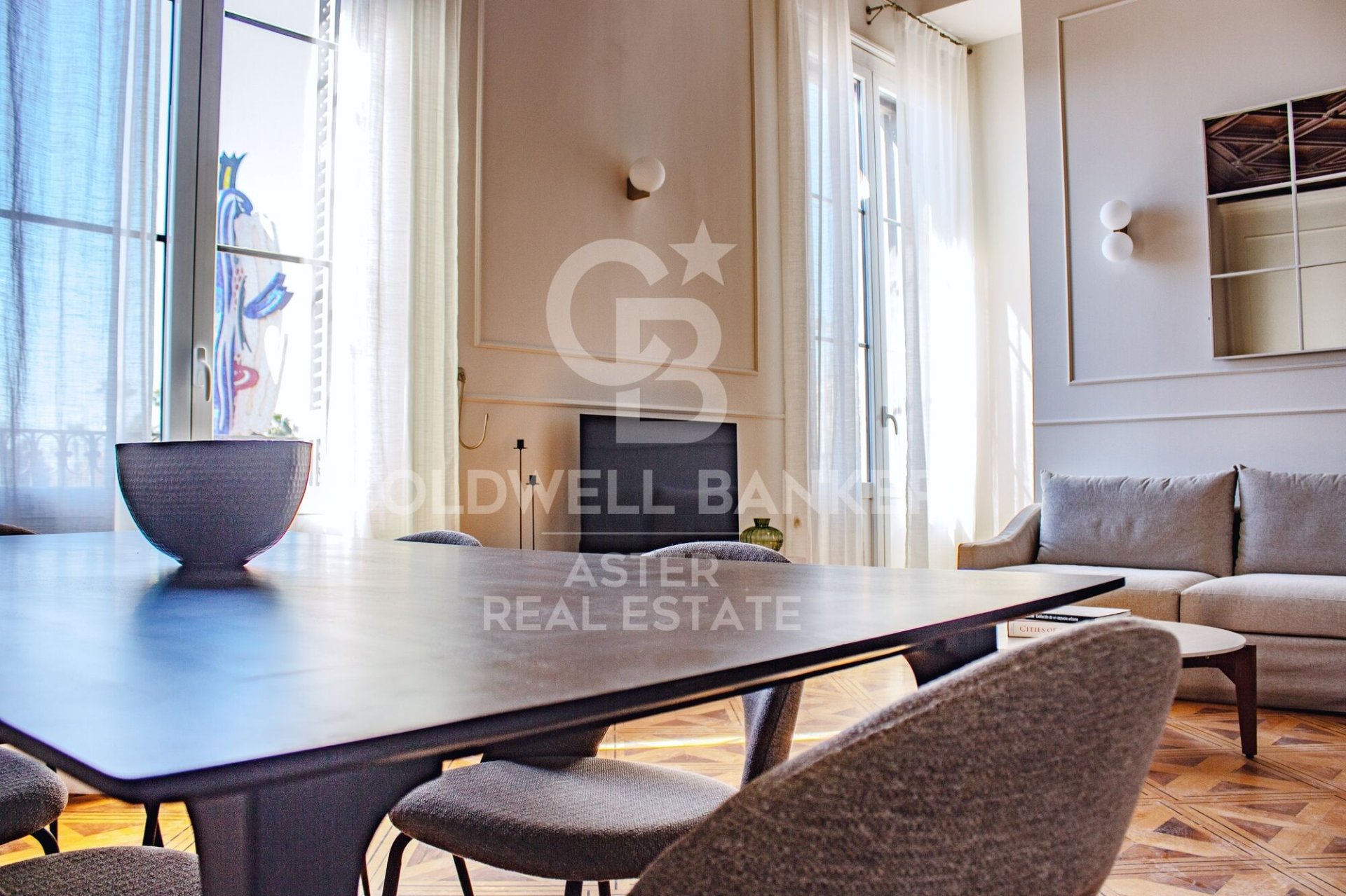 Trīņu māja Barcelona, Spānijā 2 istabas, 92 m2 Nr. 178974