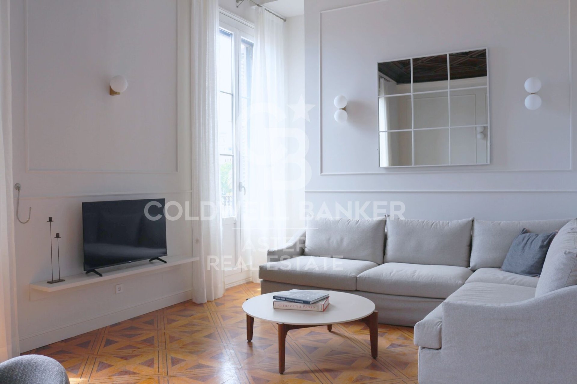 Trīņu māja Barcelona, Spānijā 2 istabas, 92 m2 Nr. 178974
