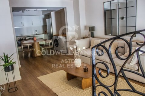 Triplex in Barcelona, Spanien 1 Schlafzimmer, 69 m2 Nr. 178971