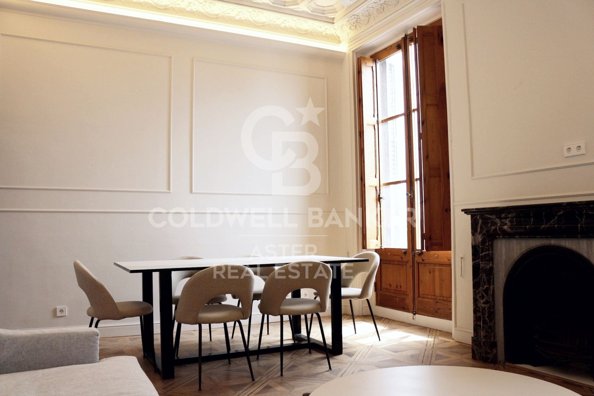 Trīņu māja Barcelona, Spānijā 2 istabas, 89 m2 Nr. 178972