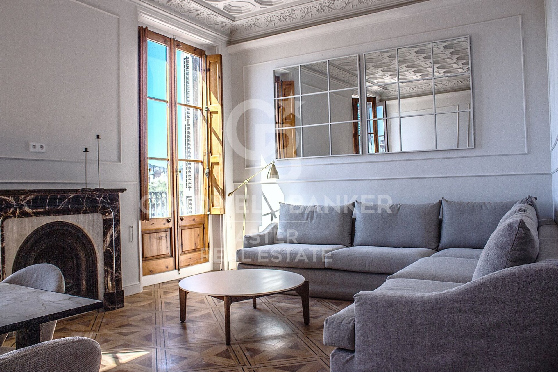 Trīņu māja Barcelona, Spānijā 2 istabas, 89 m2 Nr. 178972