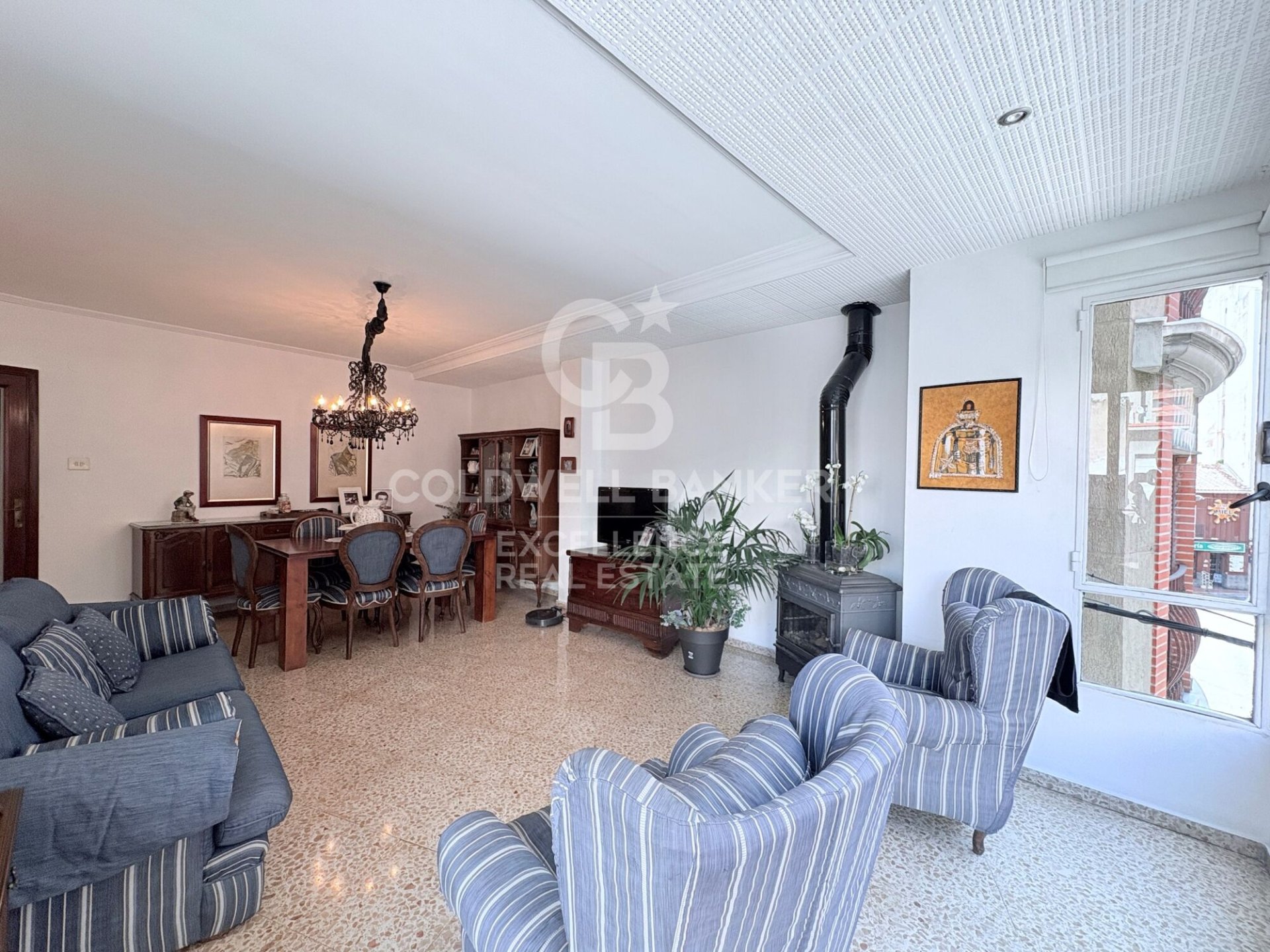 Kommersiell fastighet i Oliva, Valencia, Spanien 866 kvm. Nr. 178976