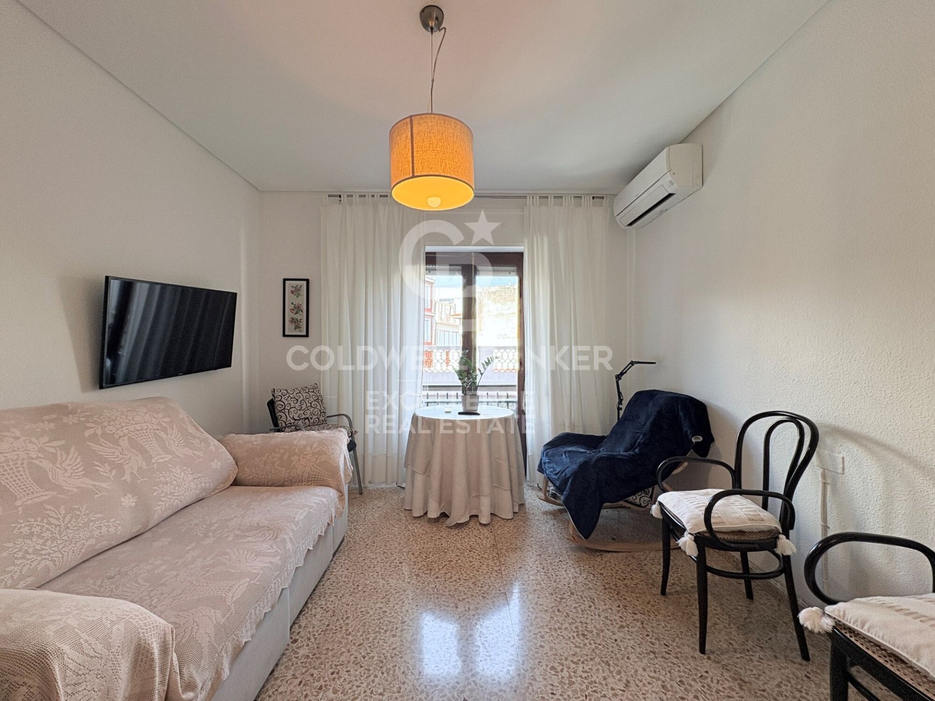 Kommersiell fastighet i Oliva, Valencia, Spanien 866 kvm. Nr. 178976
