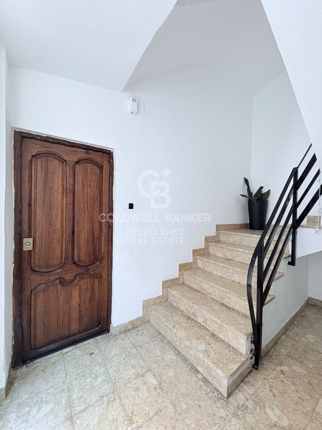 Kommersiell fastighet i Oliva, Valencia, Spanien 866 kvm. Nr. 178976