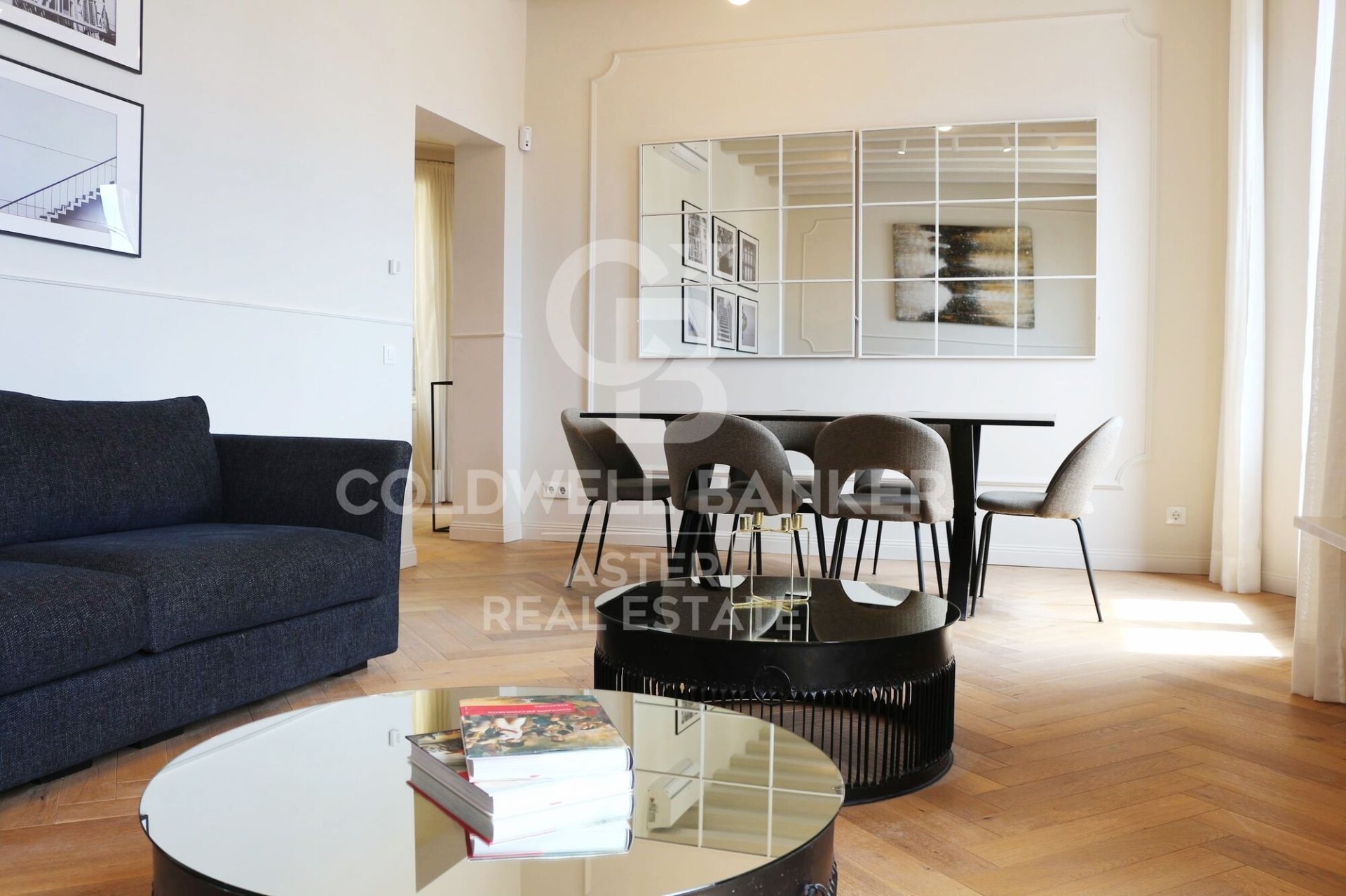 Trīņu māja Barcelona, Spānijā 2 istabas, 86 m2 Nr. 178973