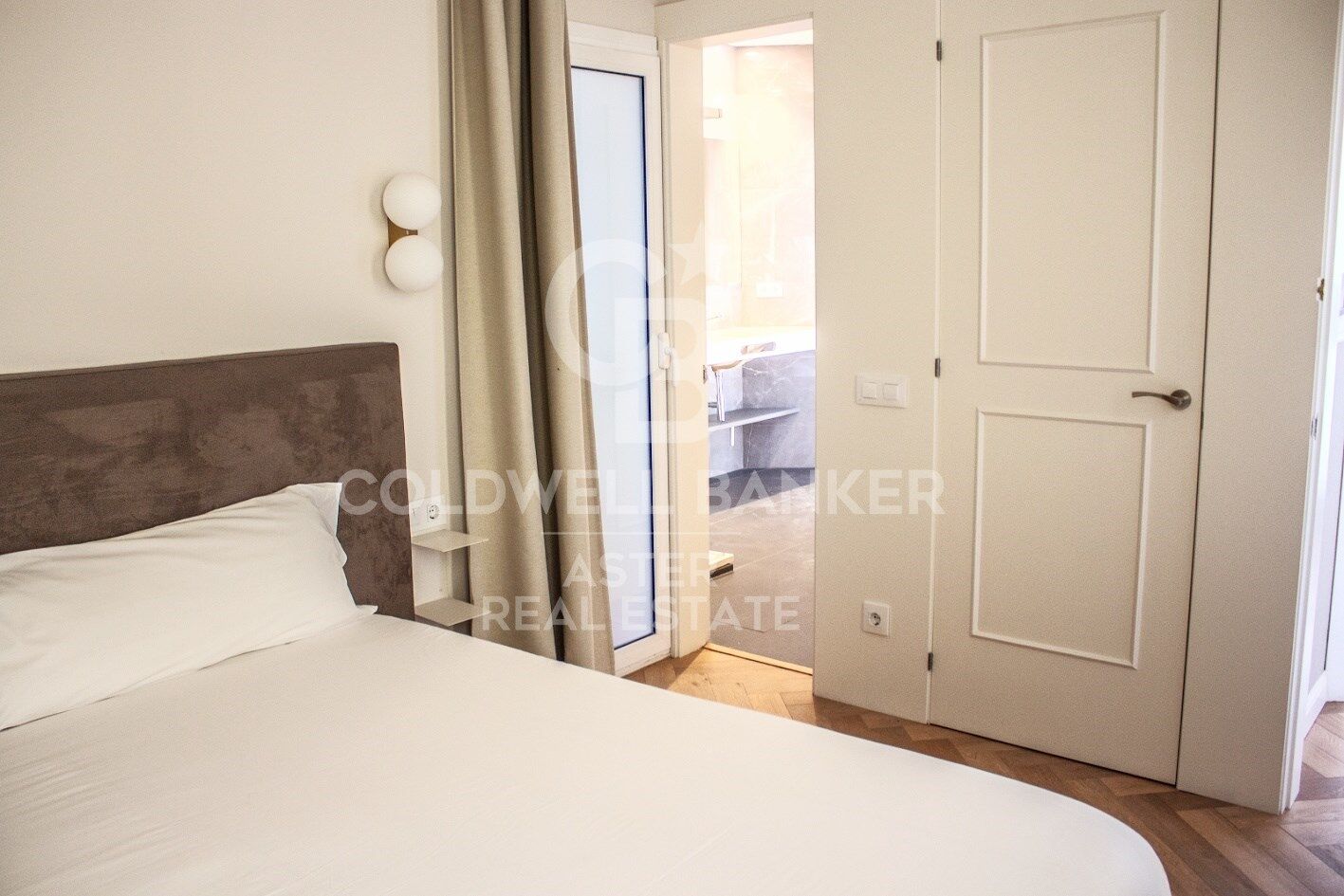 Trīņu māja Barcelona, Spānijā 2 istabas, 86 m2 Nr. 178973