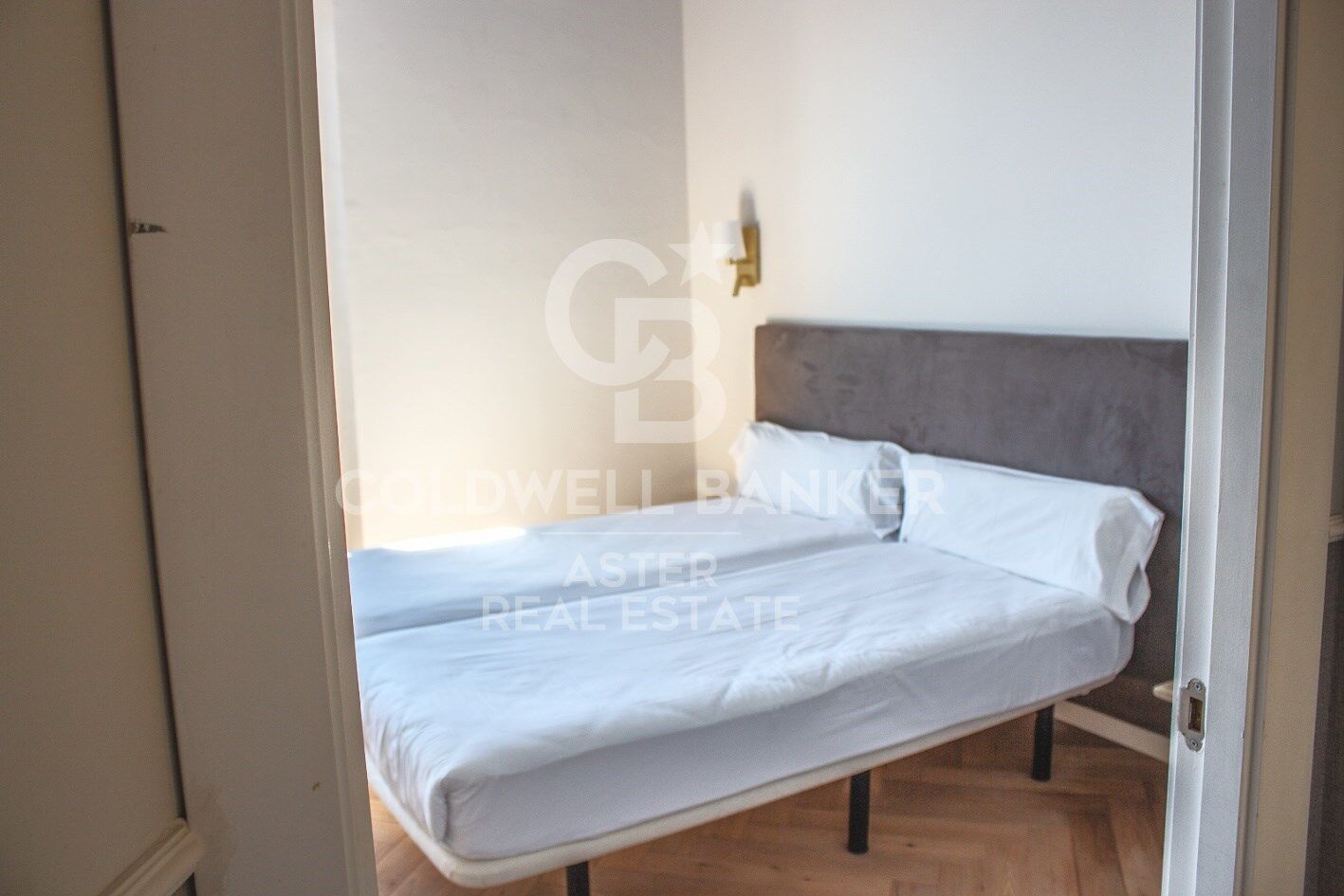 Trīņu māja Barcelona, Spānijā 2 istabas, 86 m2 Nr. 178973