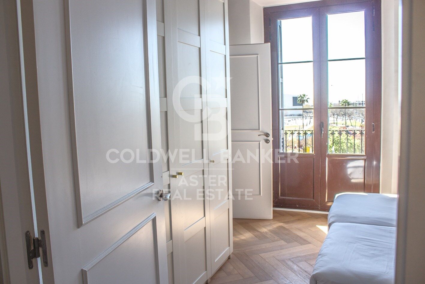 Trīņu māja Barcelona, Spānijā 2 istabas, 86 m2 Nr. 178973
