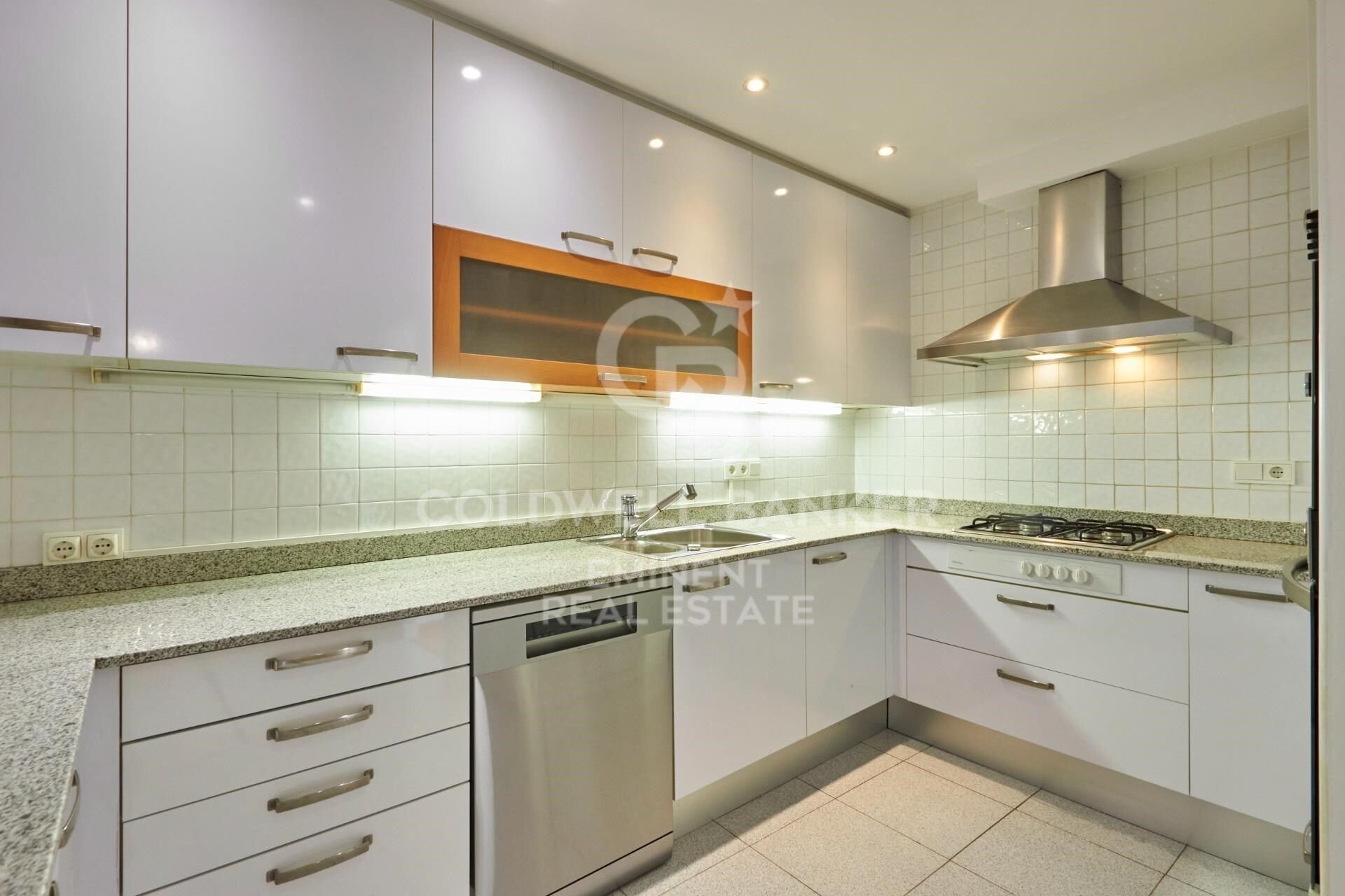 Apartamento en Barcelona, España 5 dormitorios, 250 m2 No. 160454