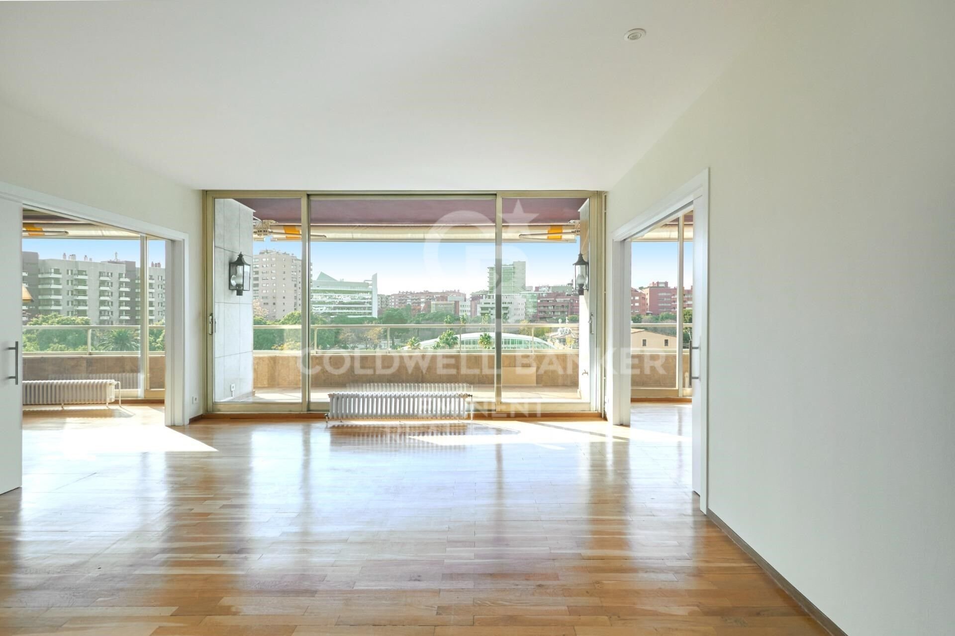 Apartamento en Barcelona, España 5 dormitorios, 250 m2 No. 160454