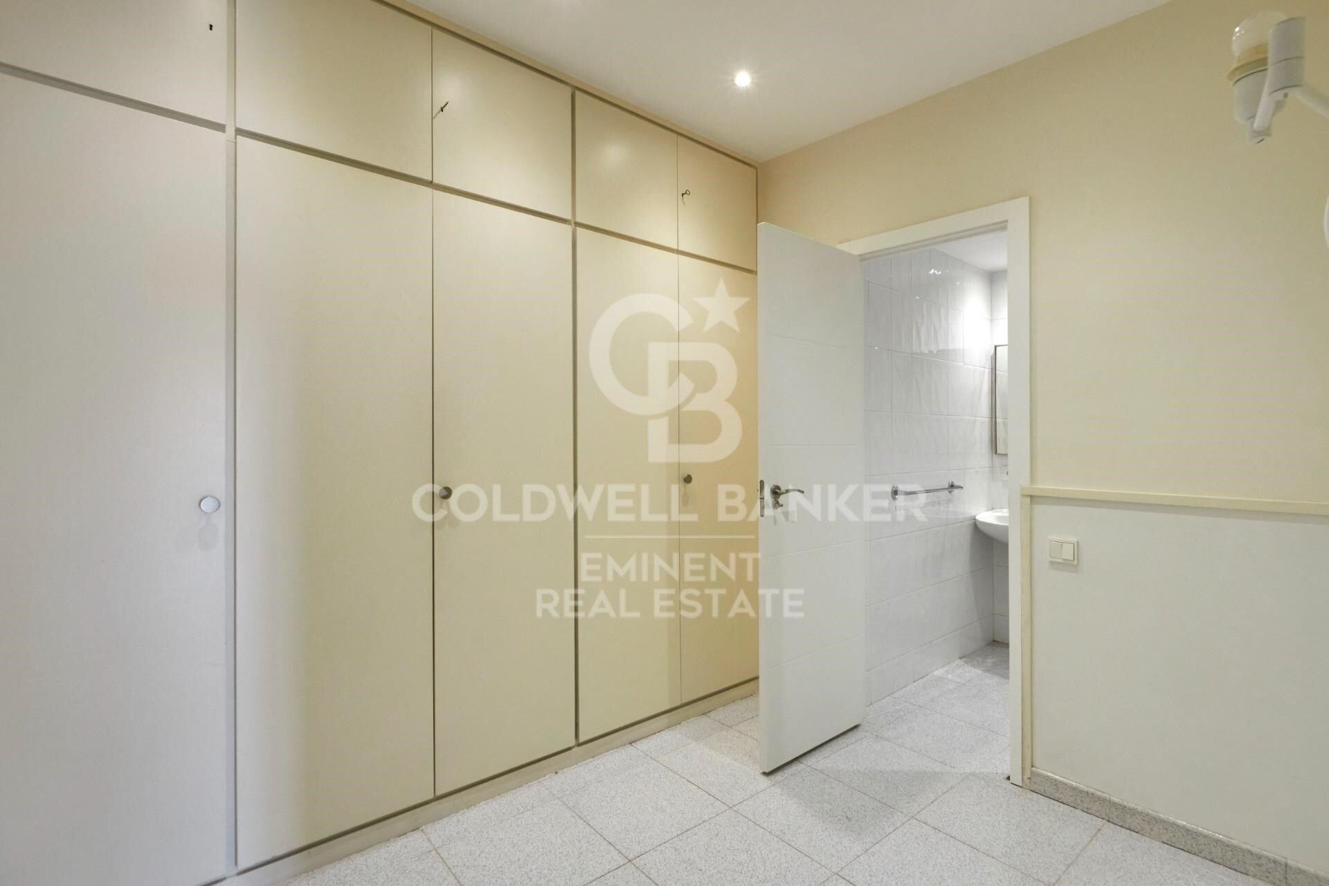 Apartamento en Barcelona, España 5 dormitorios, 250 m2 No. 160454