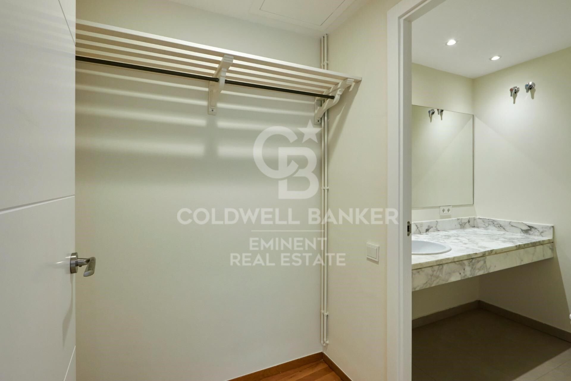 Apartamento en Barcelona, España 5 dormitorios, 250 m2 No. 160454