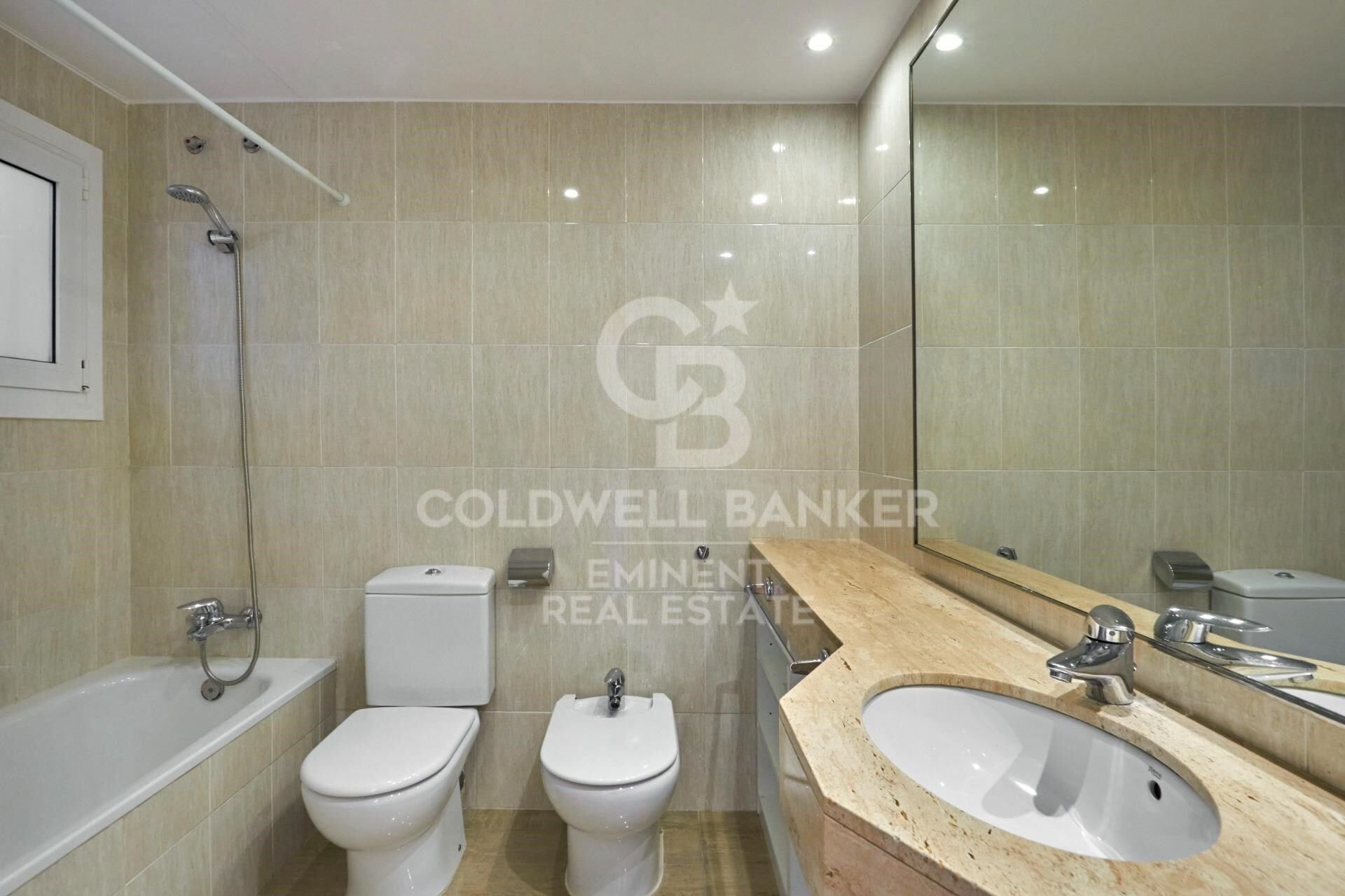 Apartamento en Barcelona, España 5 dormitorios, 250 m2 No. 160454