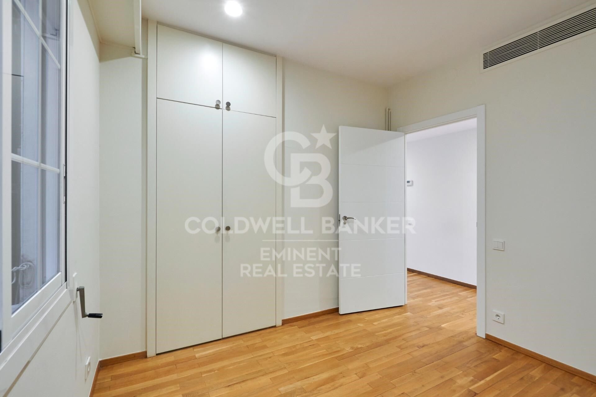 Apartamento en Barcelona, España 5 dormitorios, 250 m2 No. 160454