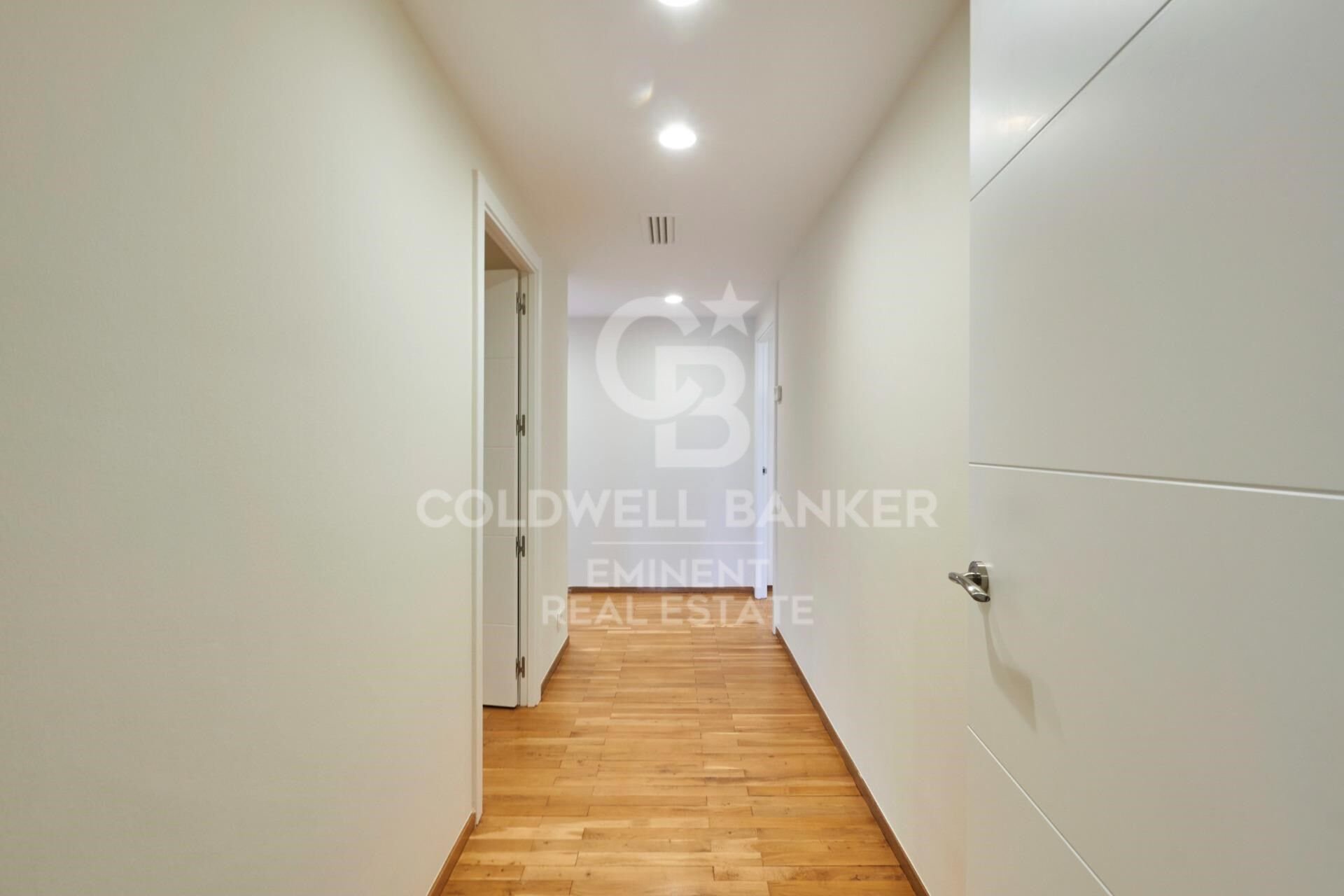Apartamento en Barcelona, España 5 dormitorios, 250 m2 No. 160454