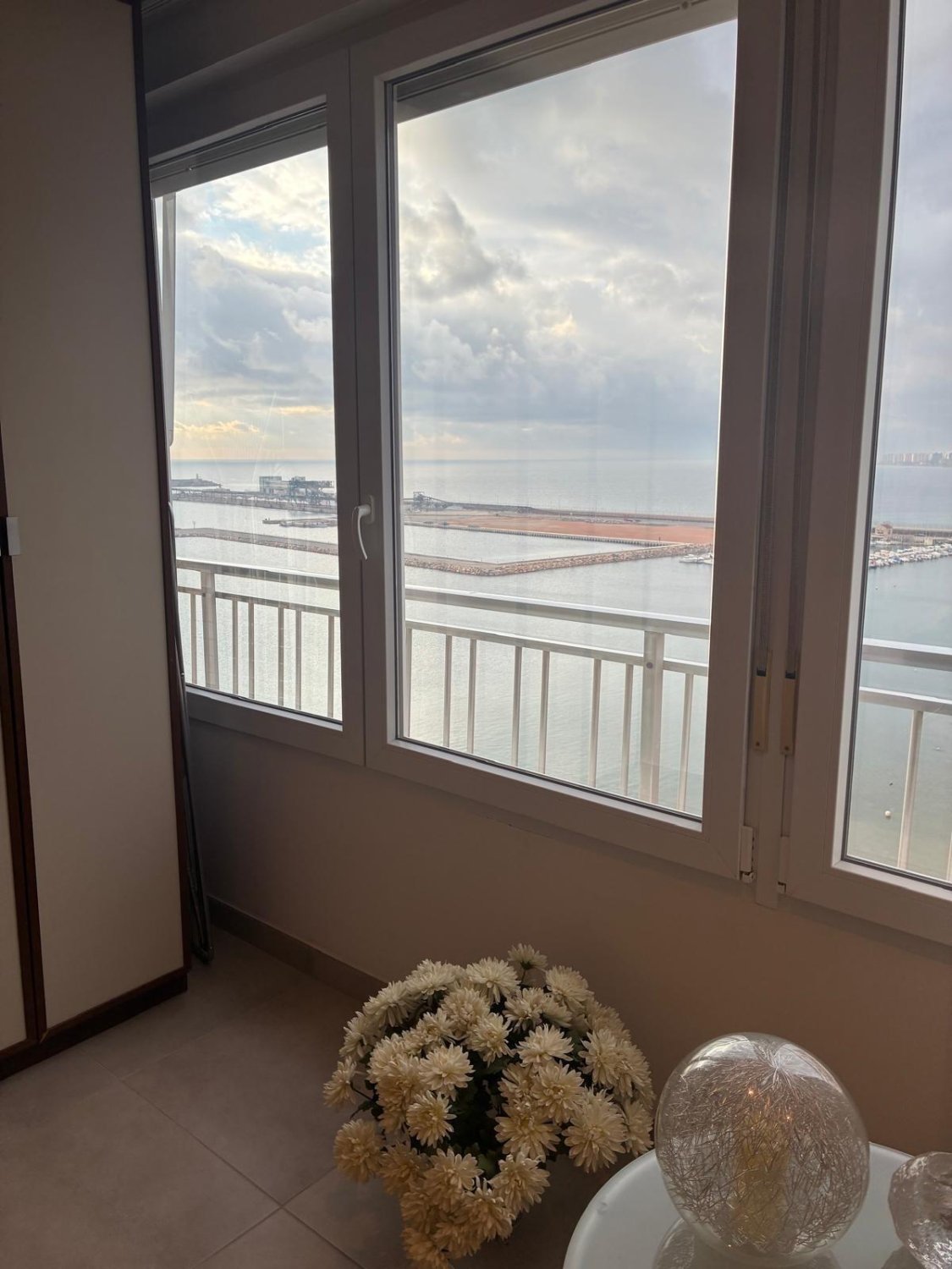 Appartamento a Torrevieja, Alicante, Spagna 2 camere da letto, 100 mq. N° 146824
