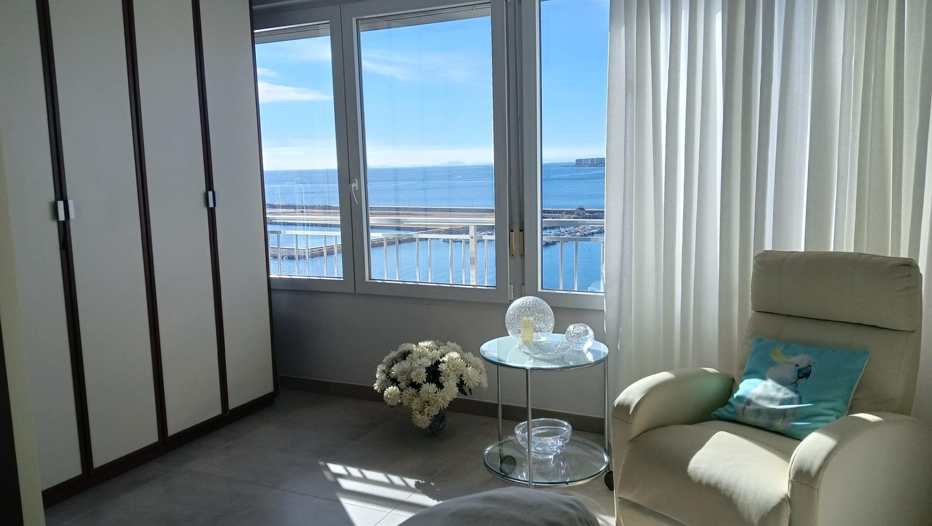 Appartamento a Torrevieja, Alicante, Spagna 2 camere da letto, 100 mq. N° 146824