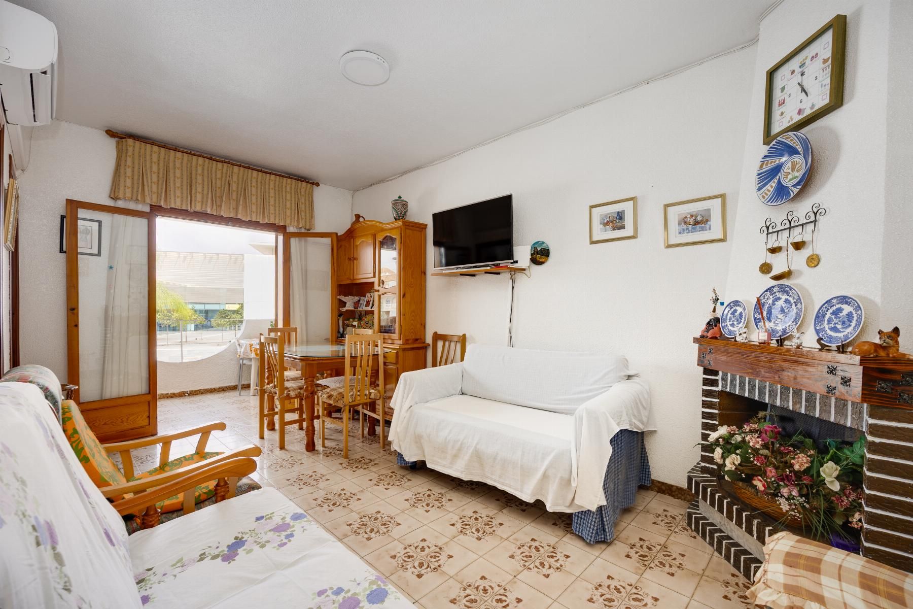 Bungalow en Torrevieja, Alicante, España 75 m2 No. 195173