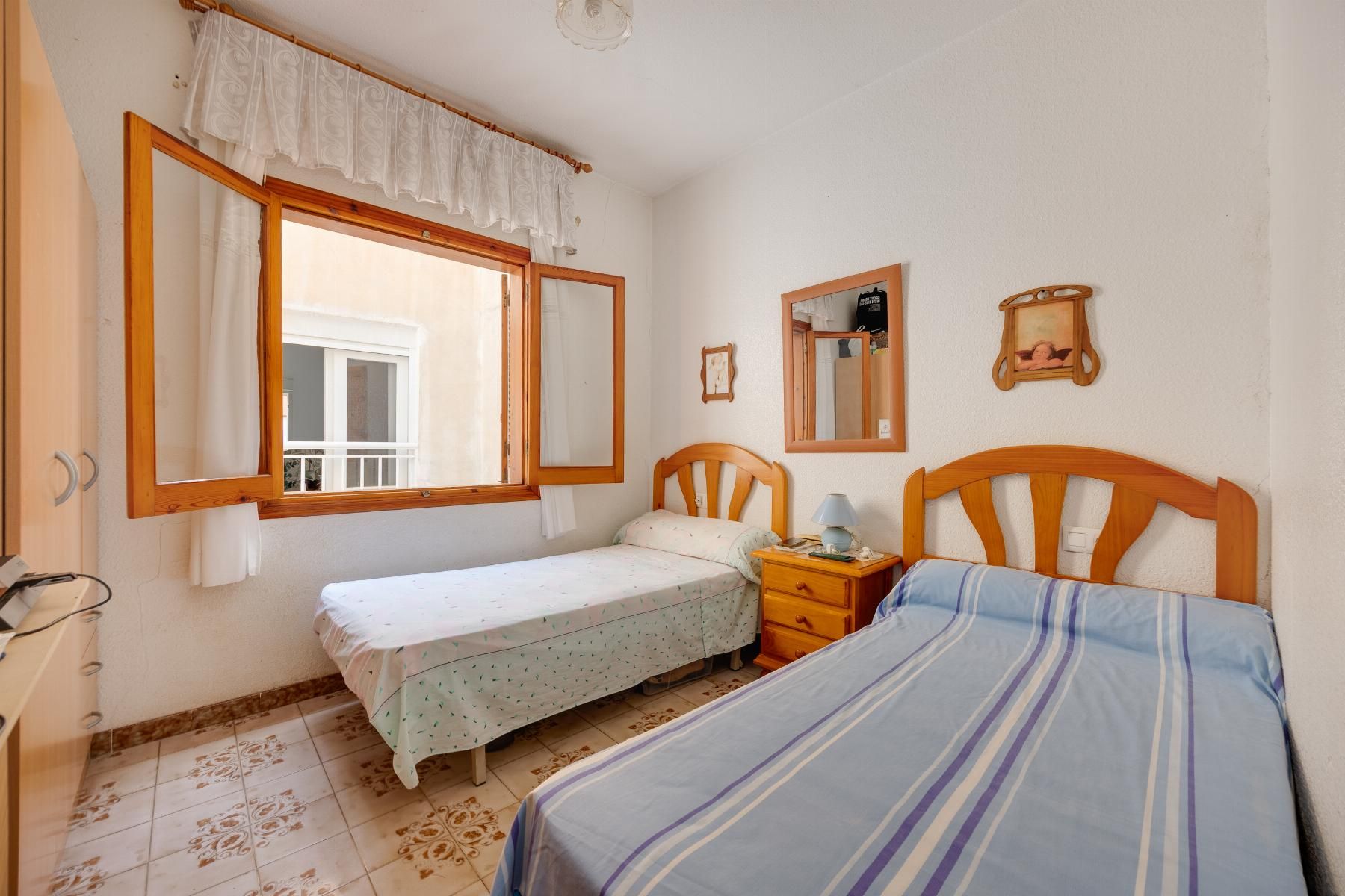 Bungalow en Torrevieja, Alicante, España 75 m2 No. 195173