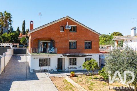 Māja El Vendrell, Tarragona, Spānijā 6 istabas, 227 m2 Nr. 187700