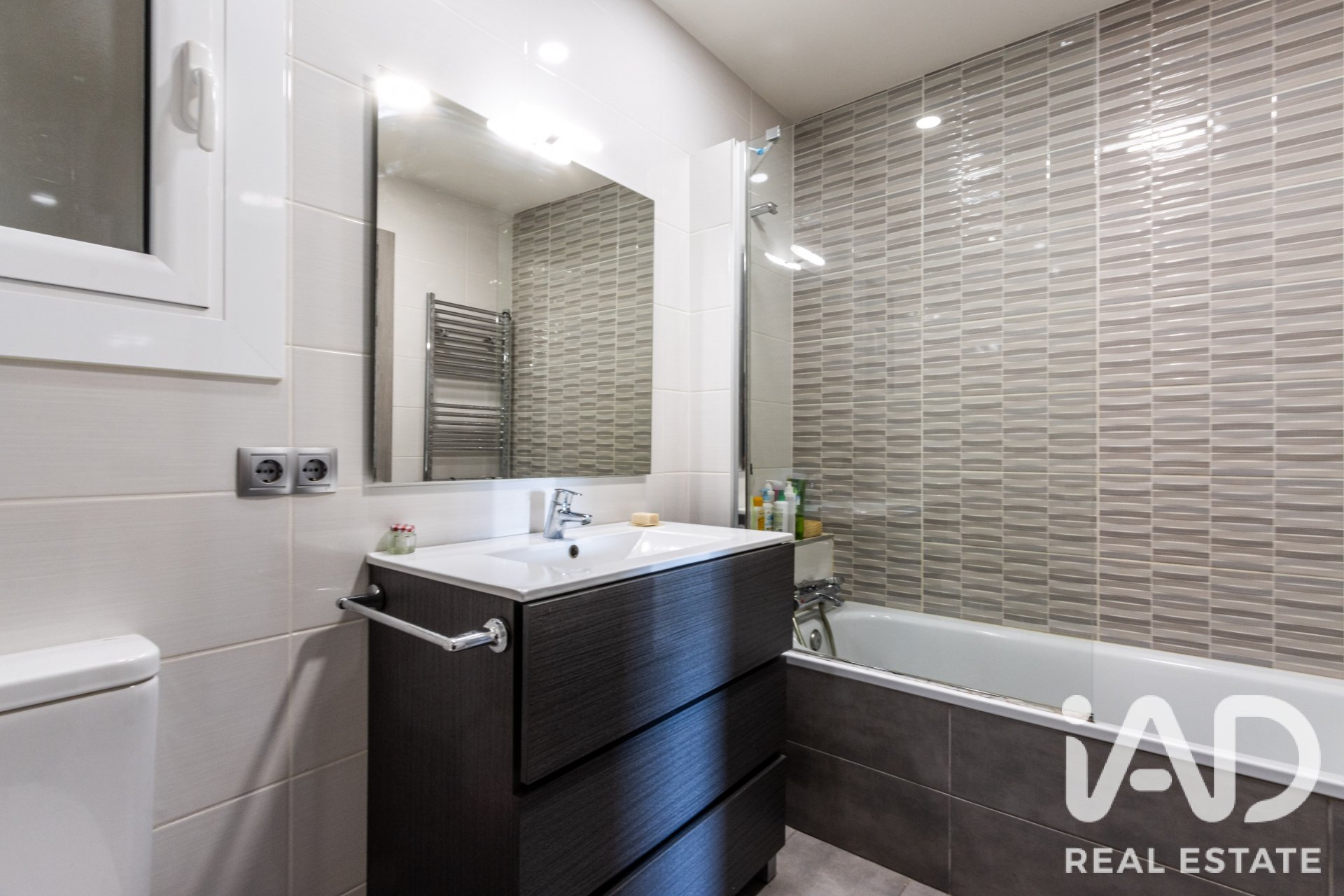 Apartment in Granollers, Barcelona, Spain 3 bedrooms, 87 sq.m. No. 194333