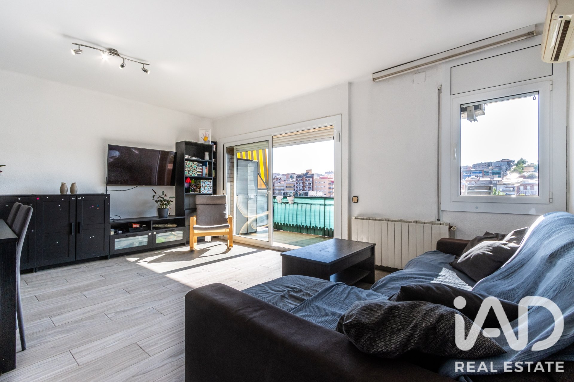Apartment in Granollers, Barcelona, Spain 3 bedrooms, 87 sq.m. No. 194333