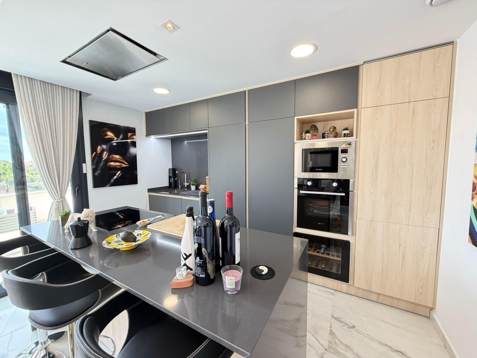 Apartment in La Florida, Alicante, Spain 3 bedrooms, 270 sq.m. No. 189644