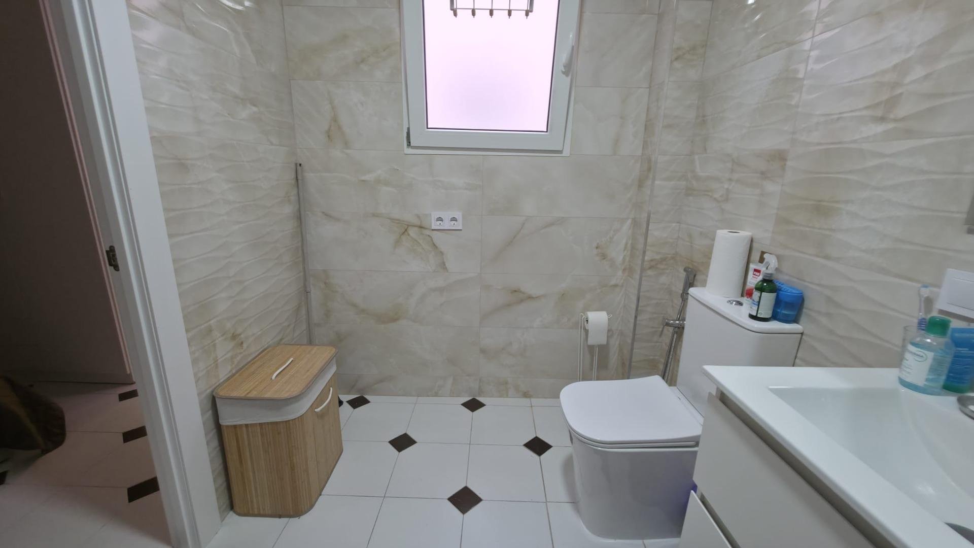 Apartment à Torrevieja, Alicante, Espagne 3 chambres, 93 m2 No. 177553
