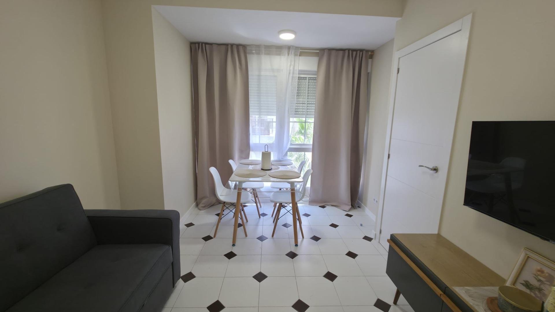 Apartment à Torrevieja, Alicante, Espagne 3 chambres, 93 m2 No. 177553