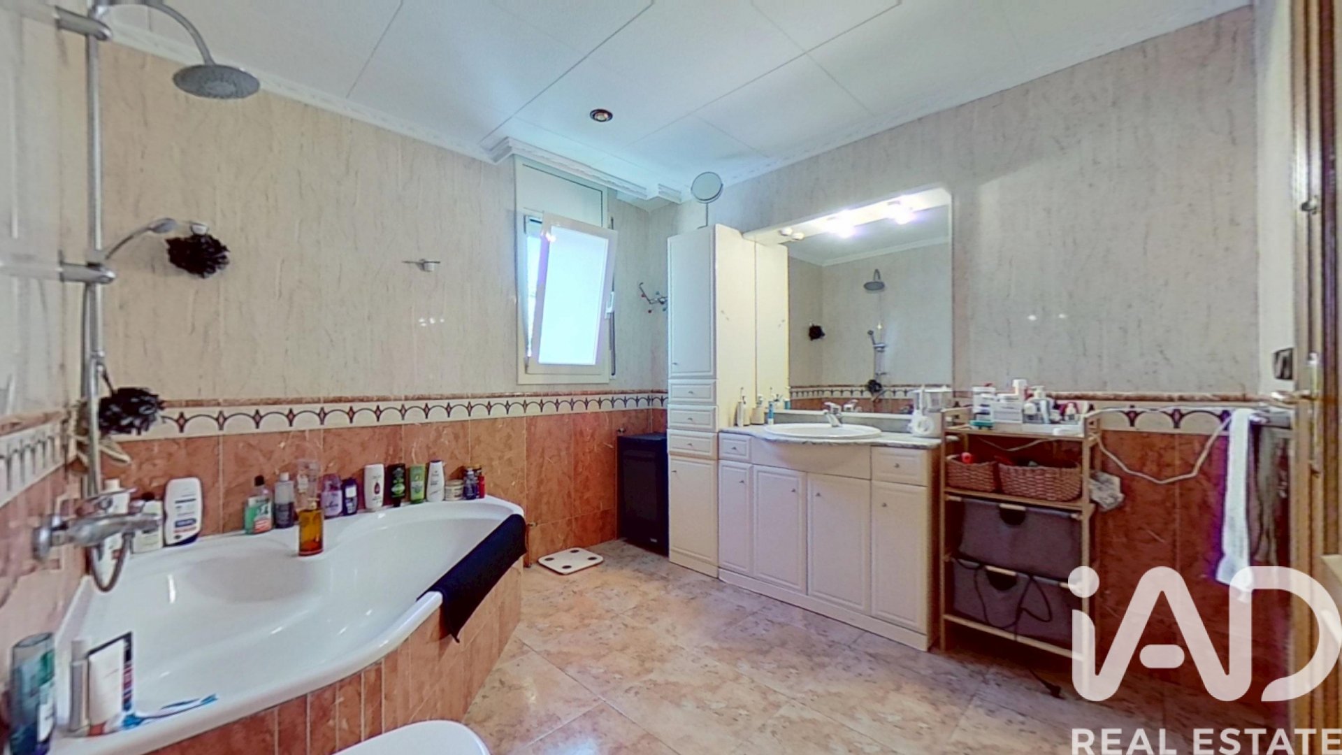 Hus i El Vendrell, Tarragona, Spanien 5 sovrum, 382 kvm. Nr. 172752