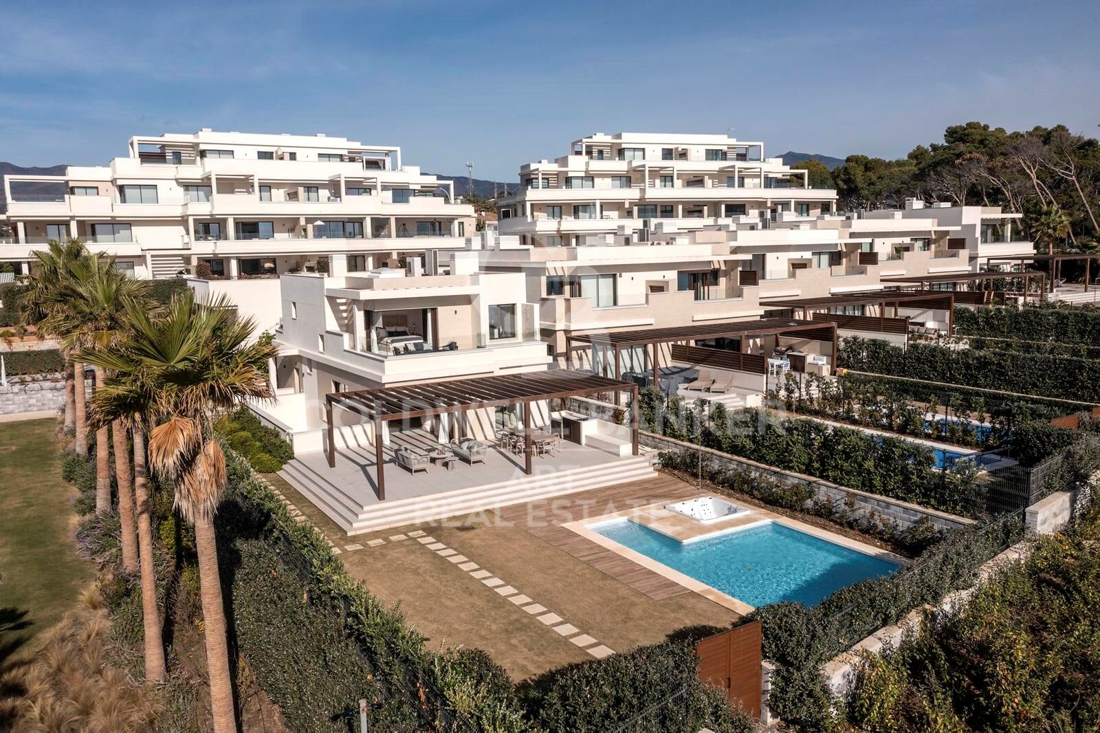 Huvila Estepona, Malaga, Espanja 4 makuuhuonetta, 371 m2 No. 158806
