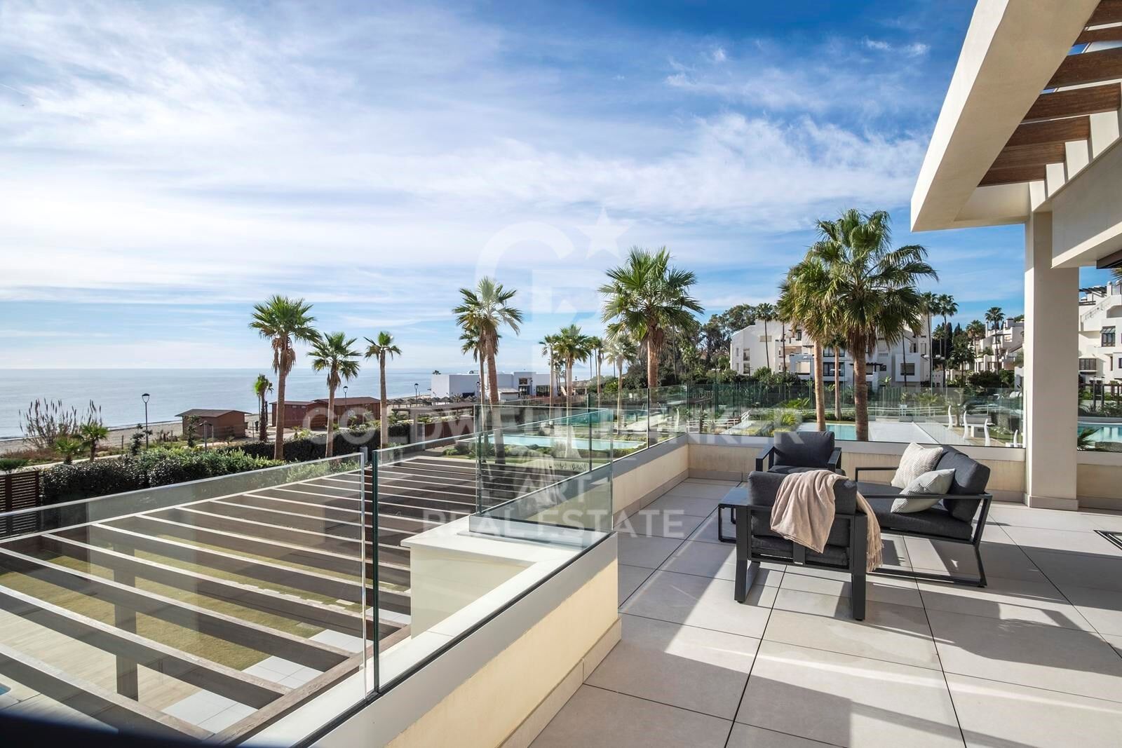 Huvila Estepona, Malaga, Espanja 4 makuuhuonetta, 371 m2 No. 158806