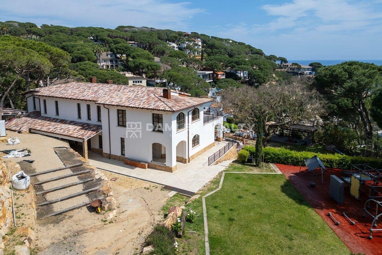 Villa in Lloret de Mar, Girona, Spanien 12 Schlafzimmer,  Nr. 176663