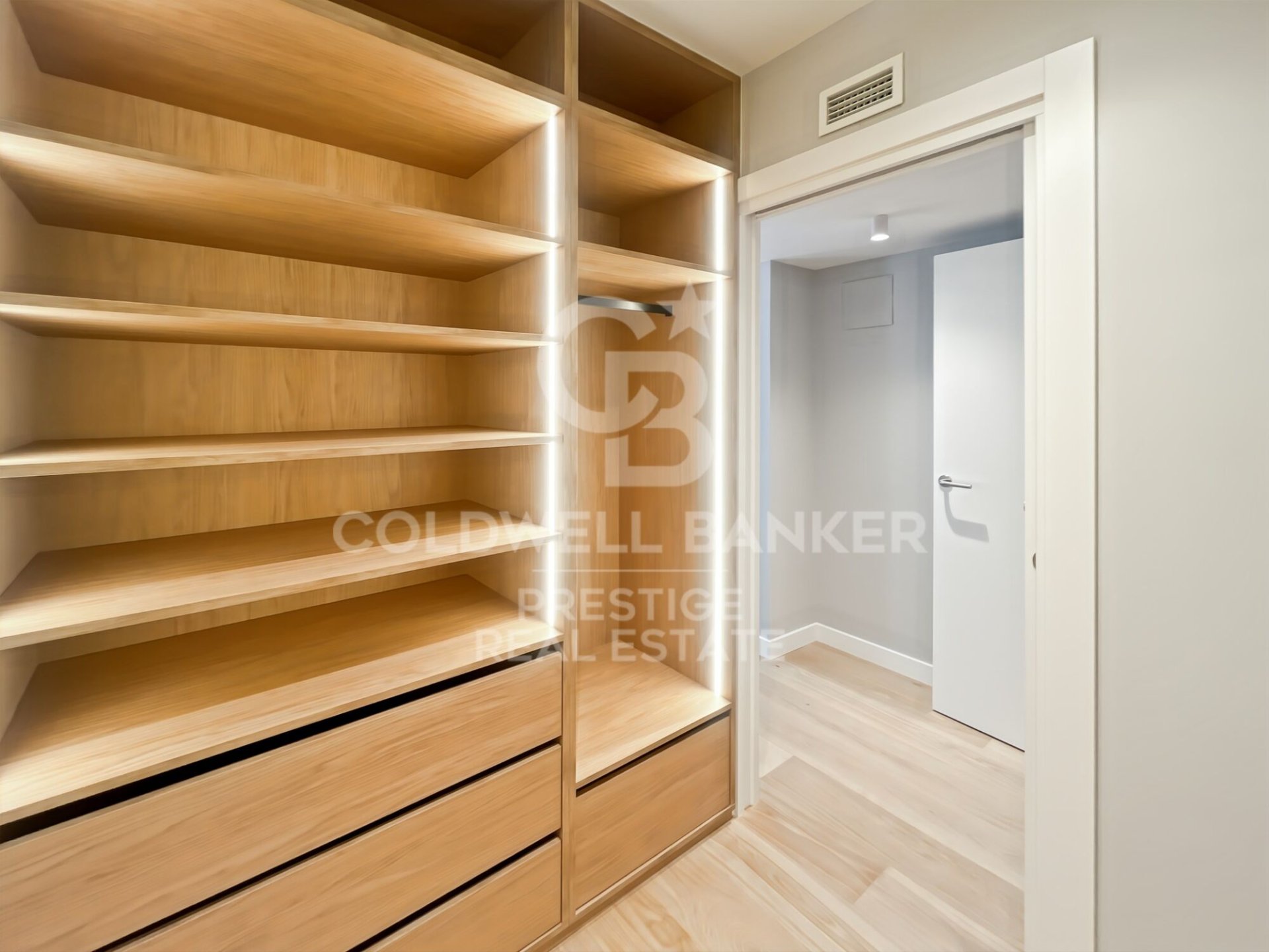 Apartament w Barcelona, Hiszpania 3 sypialnie, 162 mkw. nr 157026