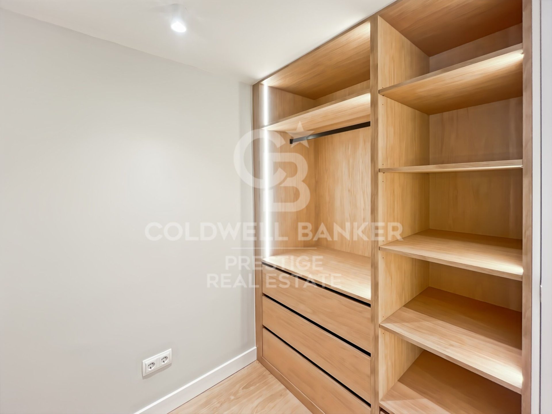 Apartament w Barcelona, Hiszpania 3 sypialnie, 162 mkw. nr 157026