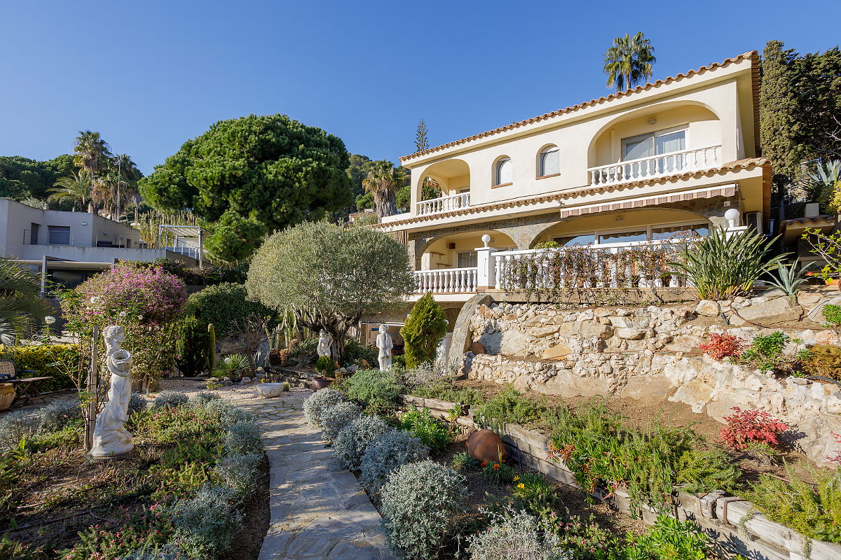 Villa i Blanes, Girona, Spanien 4 sovrum, 455 kvm. Nr. 180612