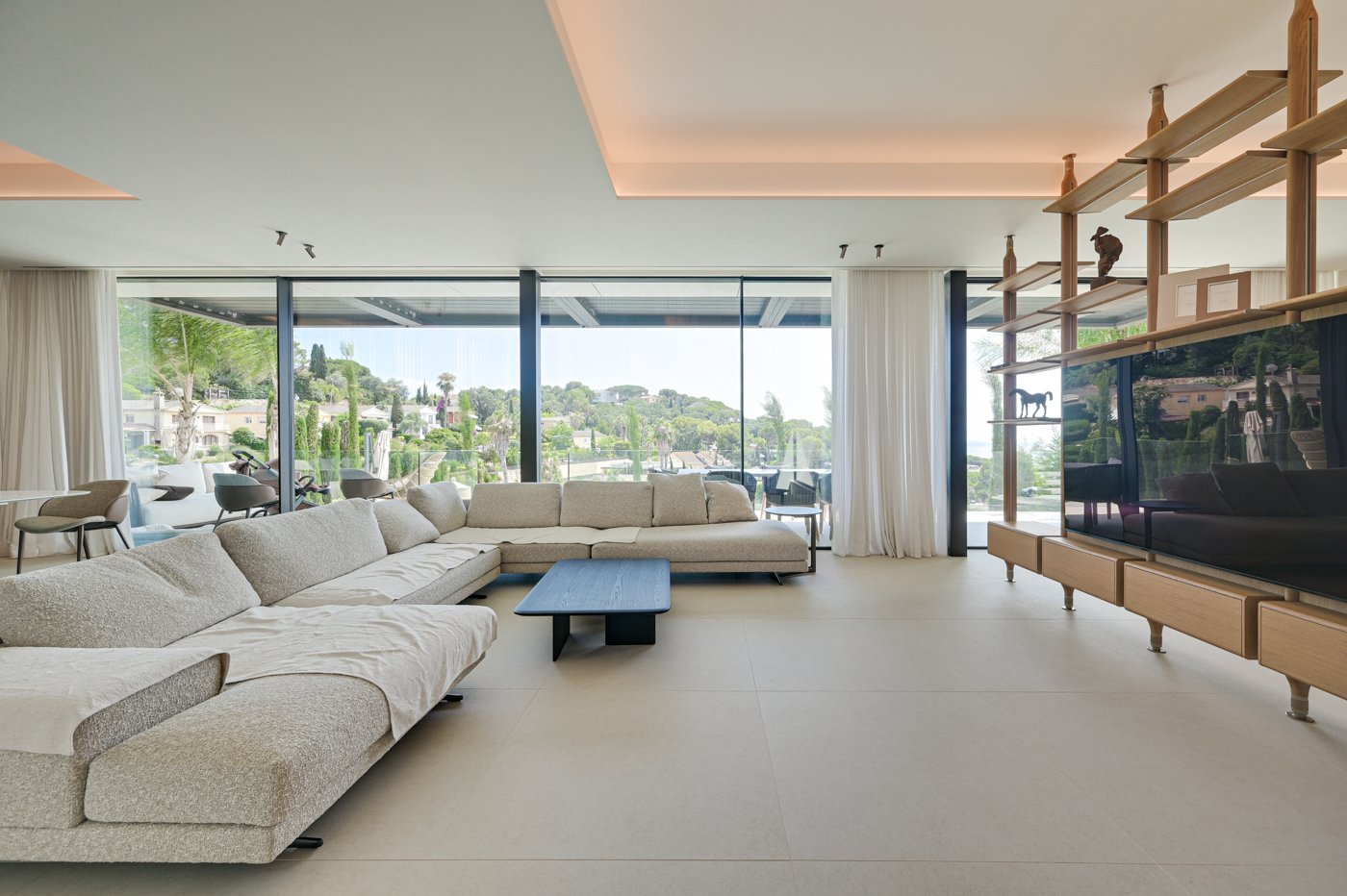 Villa in Lloret de Mar, Girona, Spain 4 bedrooms, 500 sq.m. No. 180617