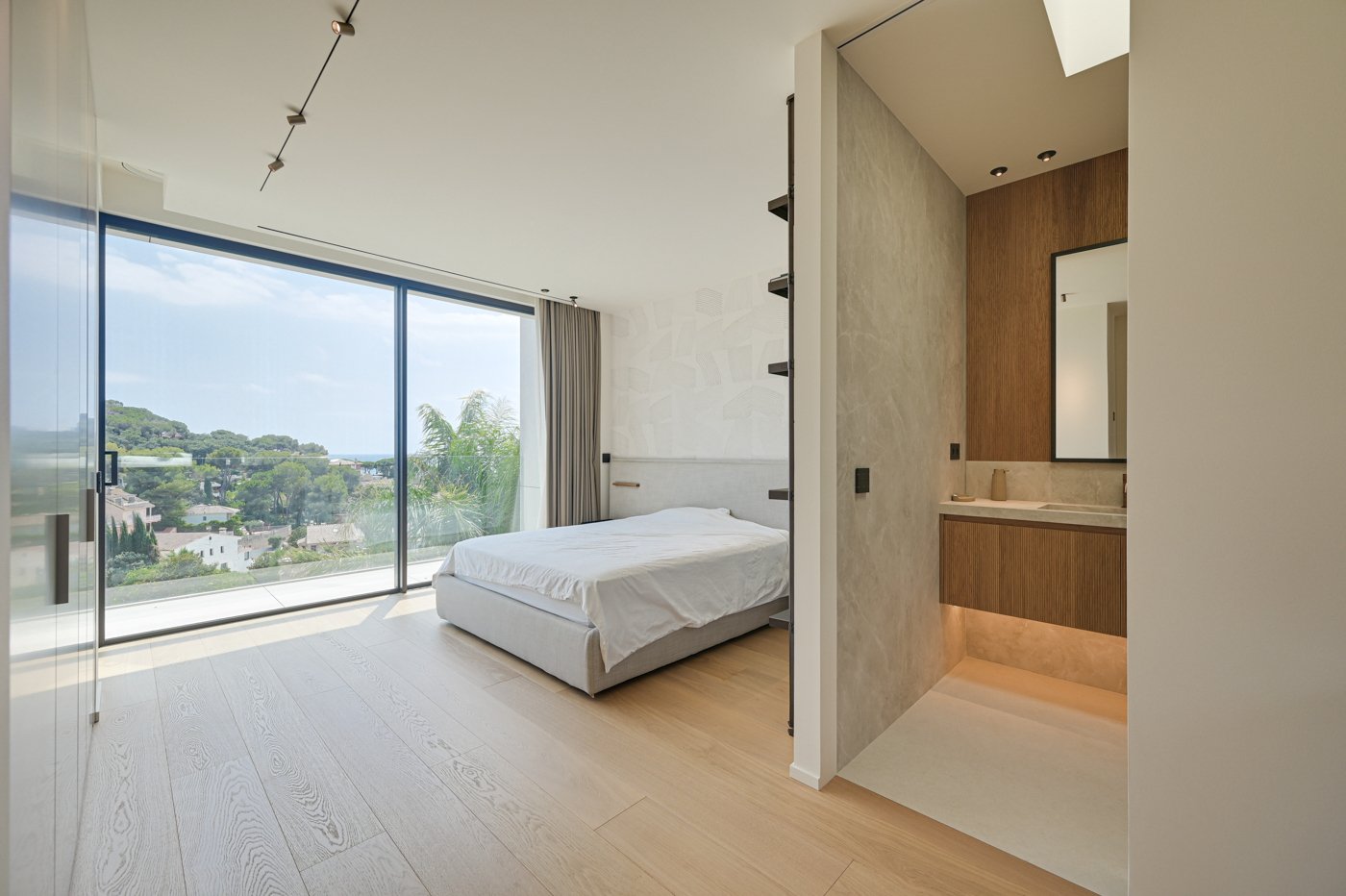 Villa in Lloret de Mar, Girona, Spain 4 bedrooms, 500 sq.m. No. 180617