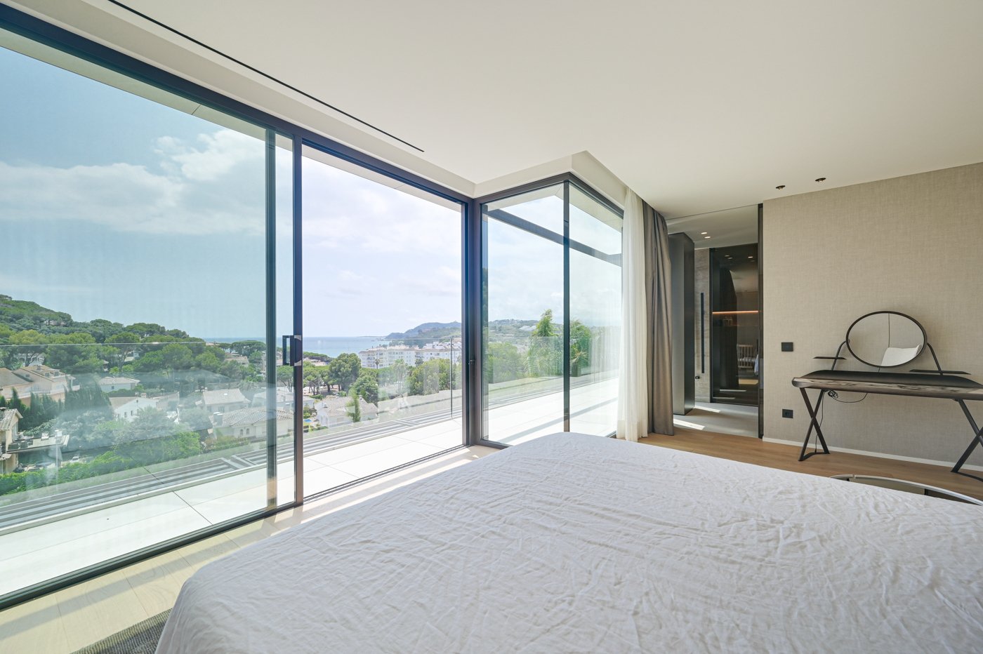 Villa in Lloret de Mar, Girona, Spain 4 bedrooms, 500 sq.m. No. 180617