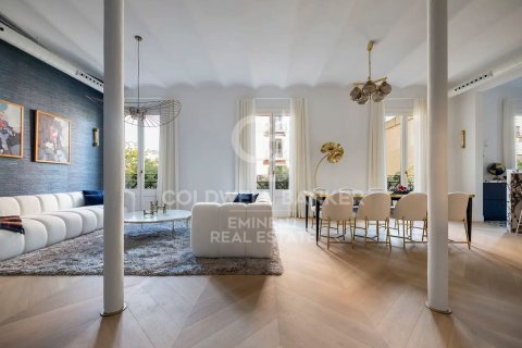 Huoneisto Barcelona, Espanja 3 makuuhuonetta, 199 m2 No. 178989