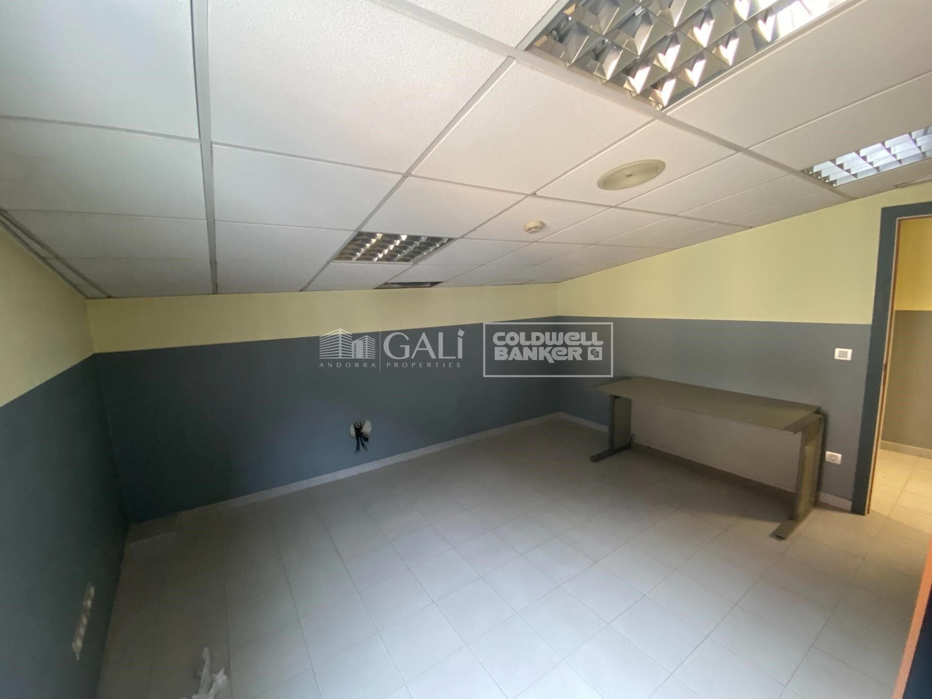 Toimisto Principado De Andorra (Ninguna Poblacion Tiene C.P.), Lleida, Espanja 498 m2 No. 156700